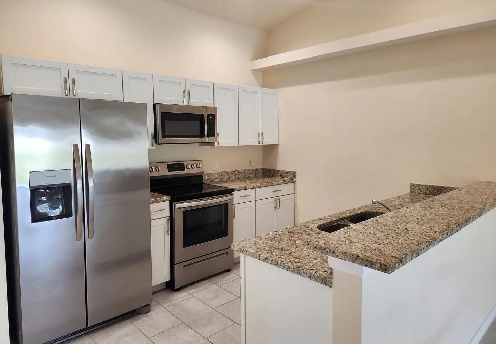 926 Se 6th Ct #926 - Photo 3 of 9