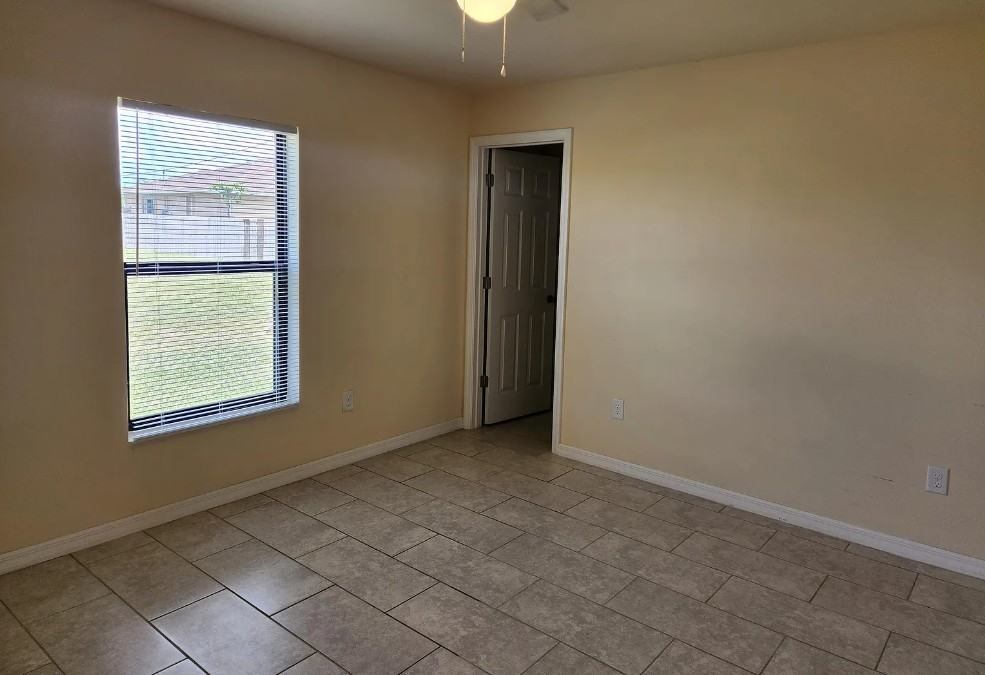 926 Se 6th Ct #926 - Photo 4 of 9