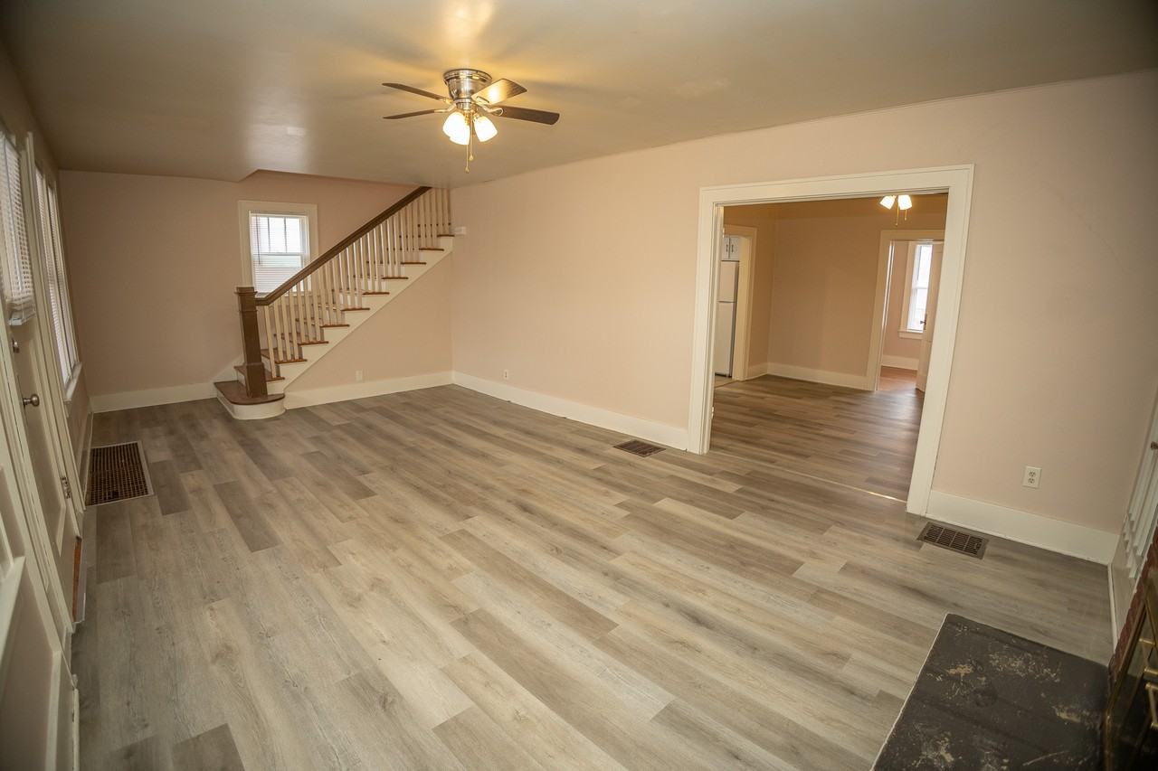 927 E Dunklin St #1 - Photo 3 of 33