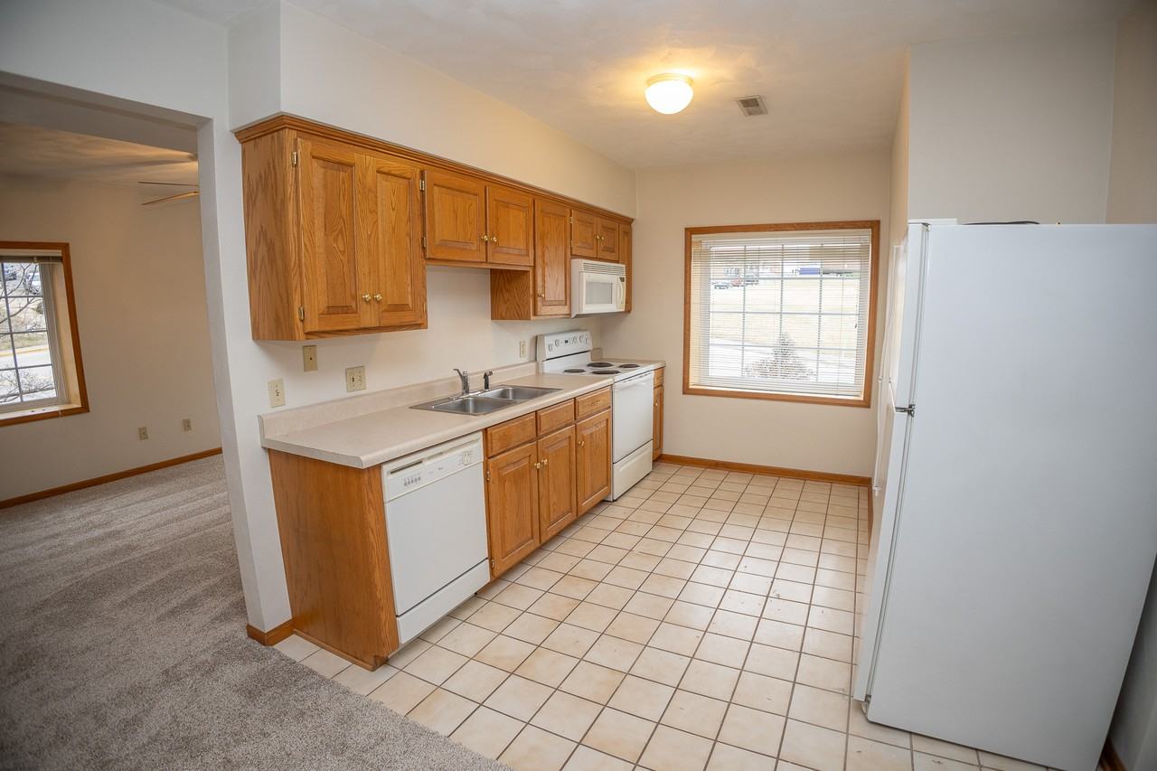 201 W McCarty - 4 #4 - Photo 5 of 19