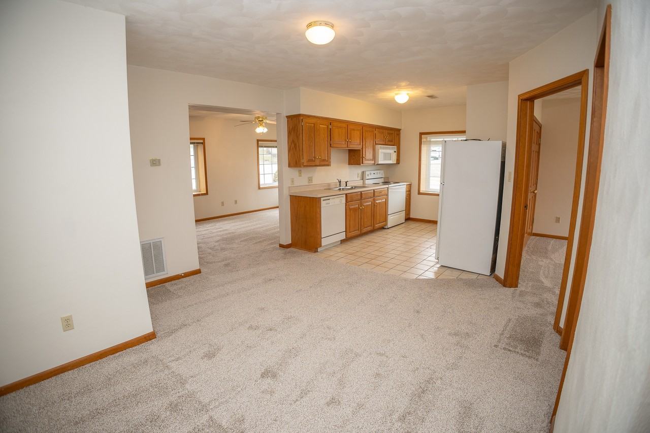 201 W McCarty - 4 #4 - Photo 7 of 19