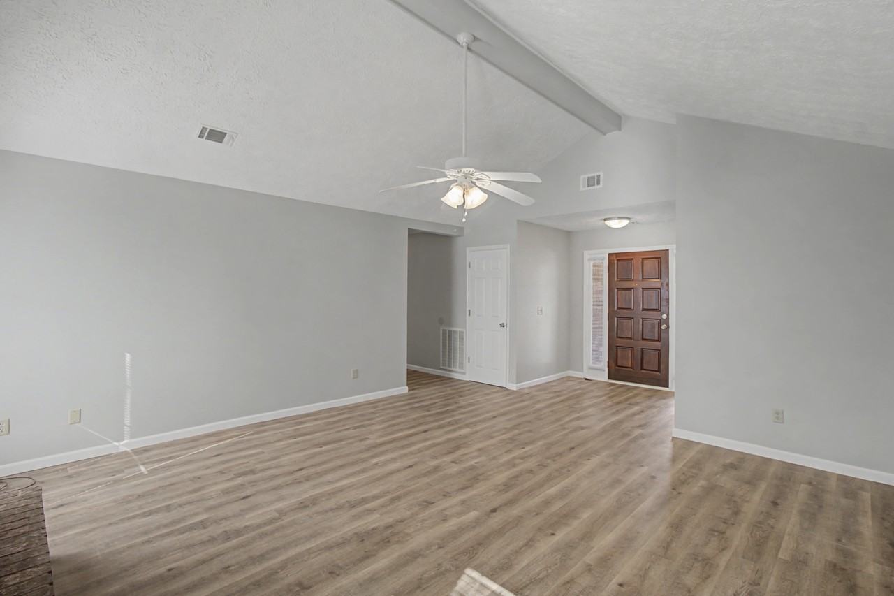 412 Arlington Dr #1 - Photo 4 of 34