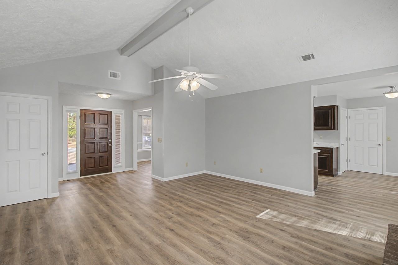 412 Arlington Dr #1 - Photo 5 of 34