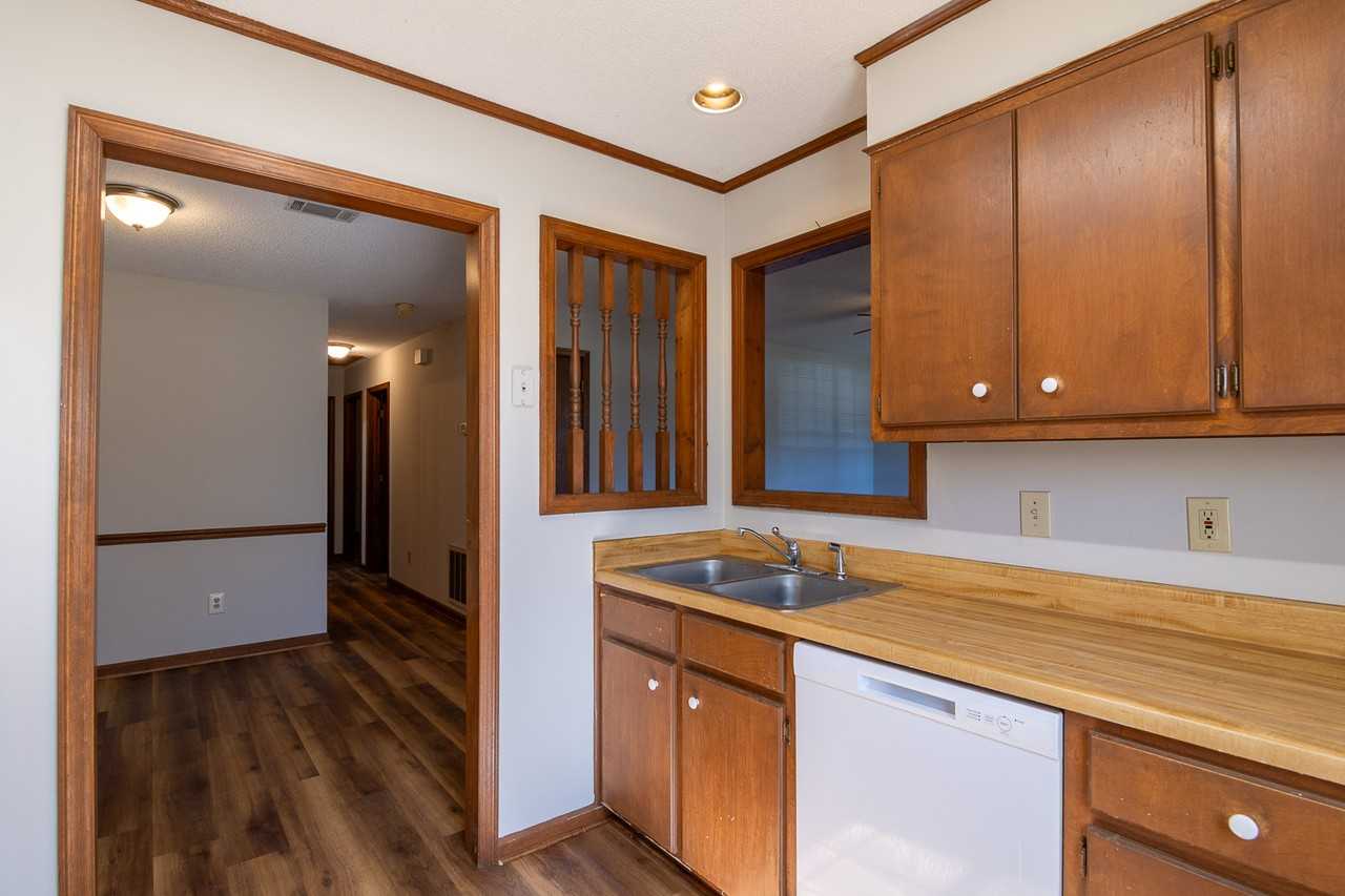 123 Charlotte Ave Apt B #1 - Photo 5 of 16