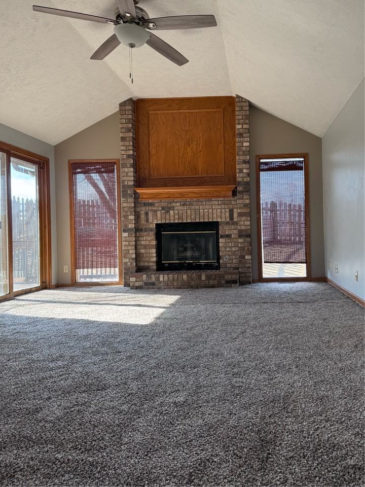 7804 S 71st Ave #1 - Photo 2 of 18