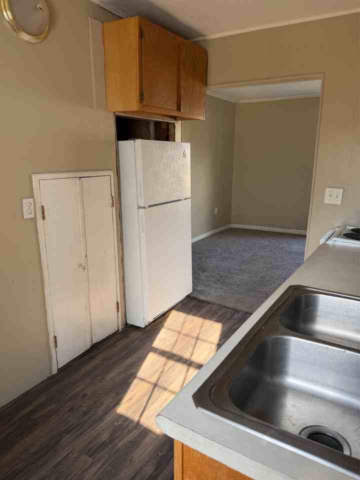 319 W Washington St #2 - Photo 6 of 16