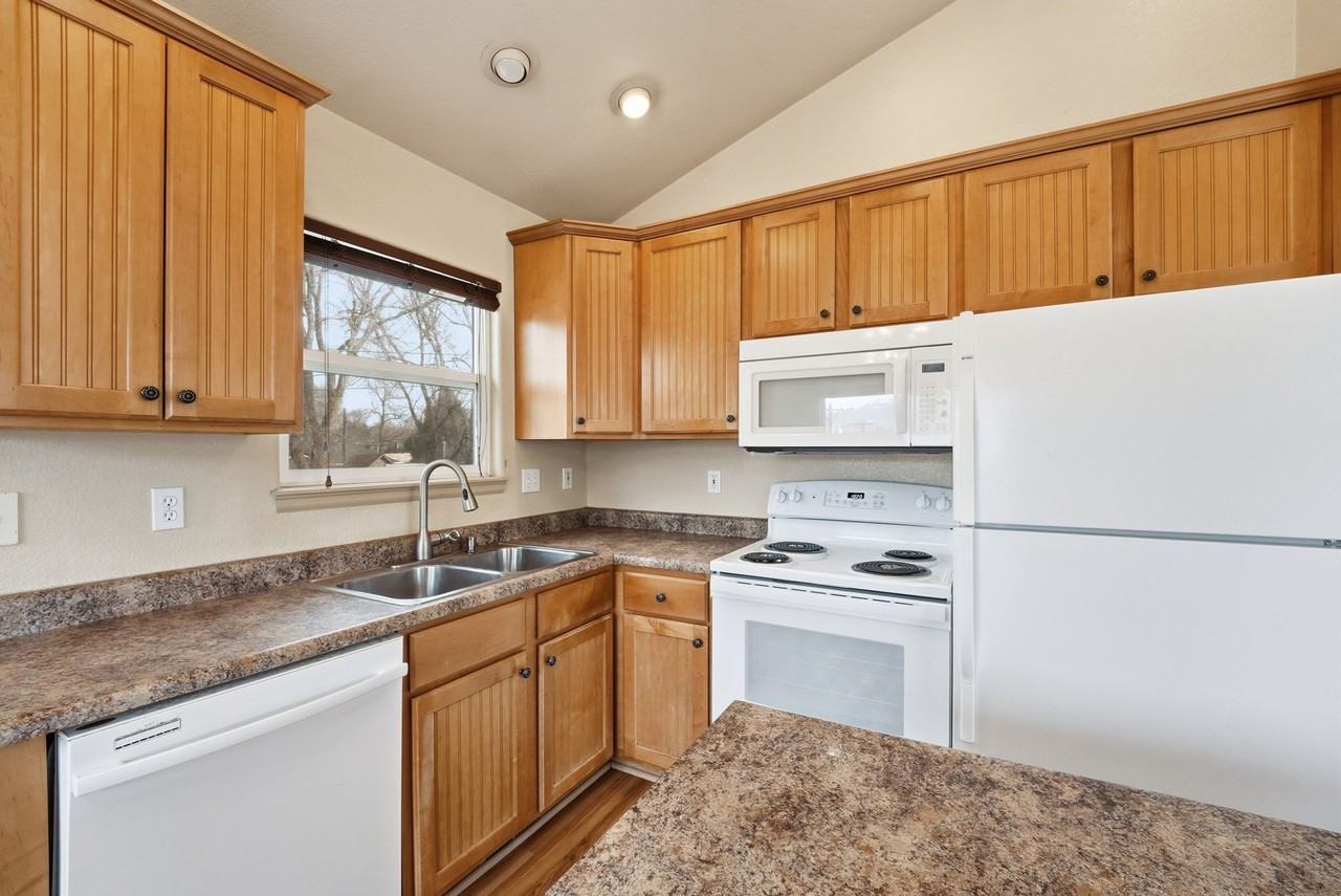 944 E Moreno Ave #1 - Photo 5 of 10