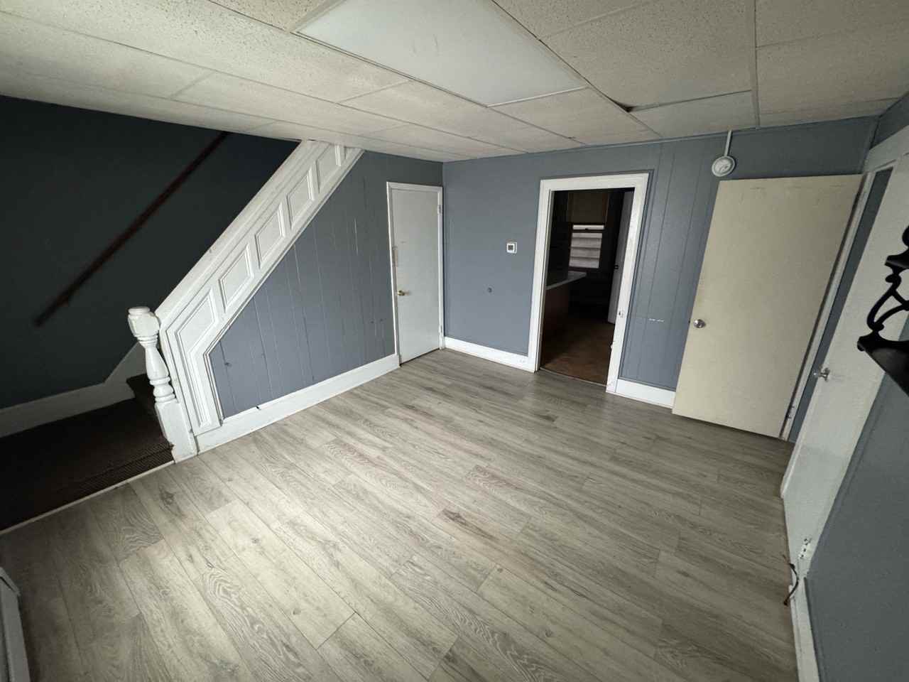 115 E 4th St #1 - Photo 2 of 9