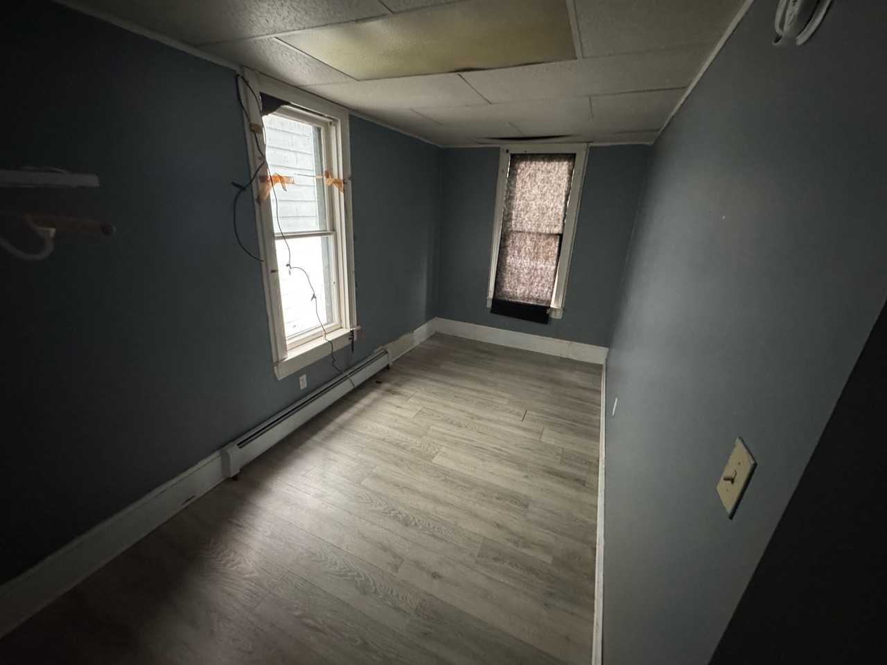 115 E 4th St #1 - Photo 4 of 9