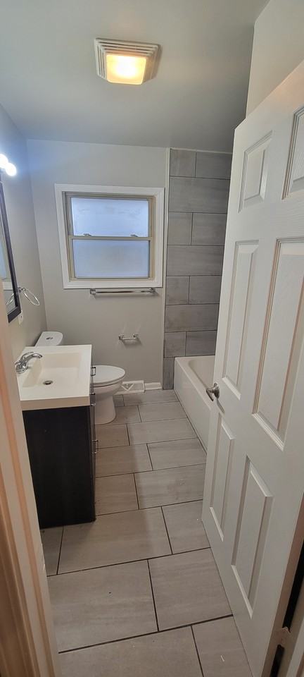 22404 Lawndale Ave - Photo 7 of 12