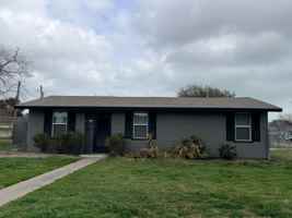 featured image of 3918 Harris Dr #1