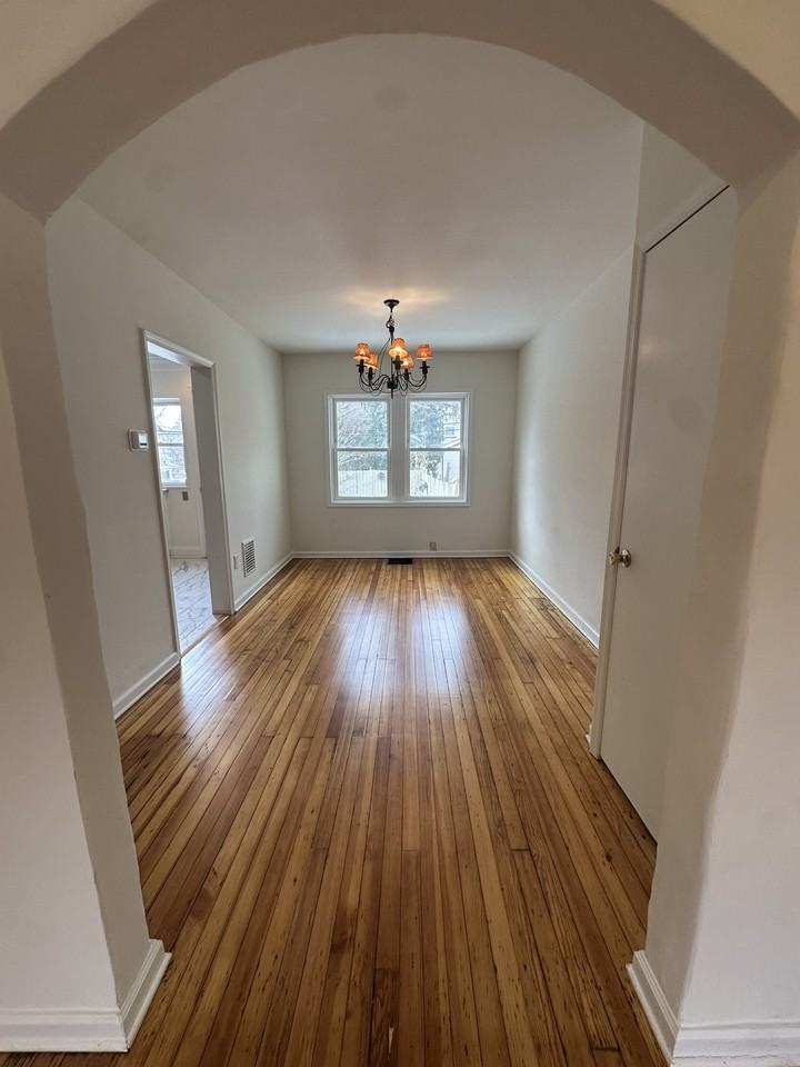 613 Geddes St #1 - Photo 5 of 16