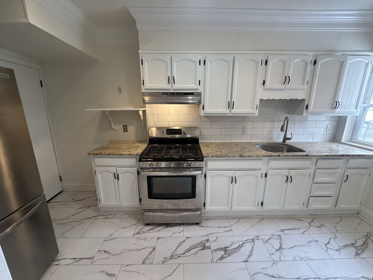 613 Geddes St #1 - Photo 6 of 16