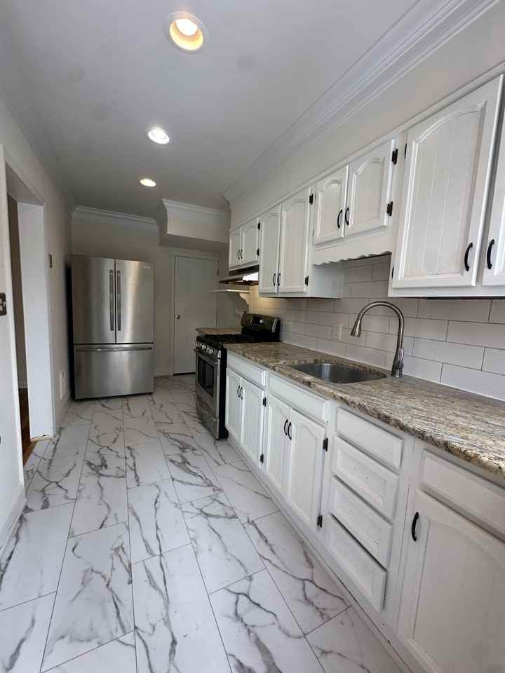 613 Geddes St #1 - Photo 7 of 16