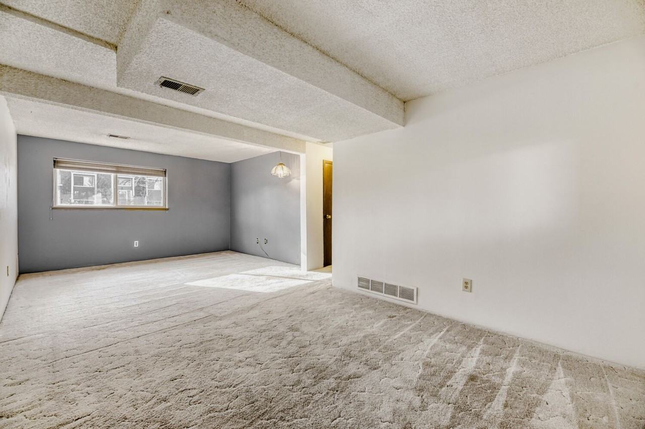 5943 Culebra Ct - Photo 2 of 17