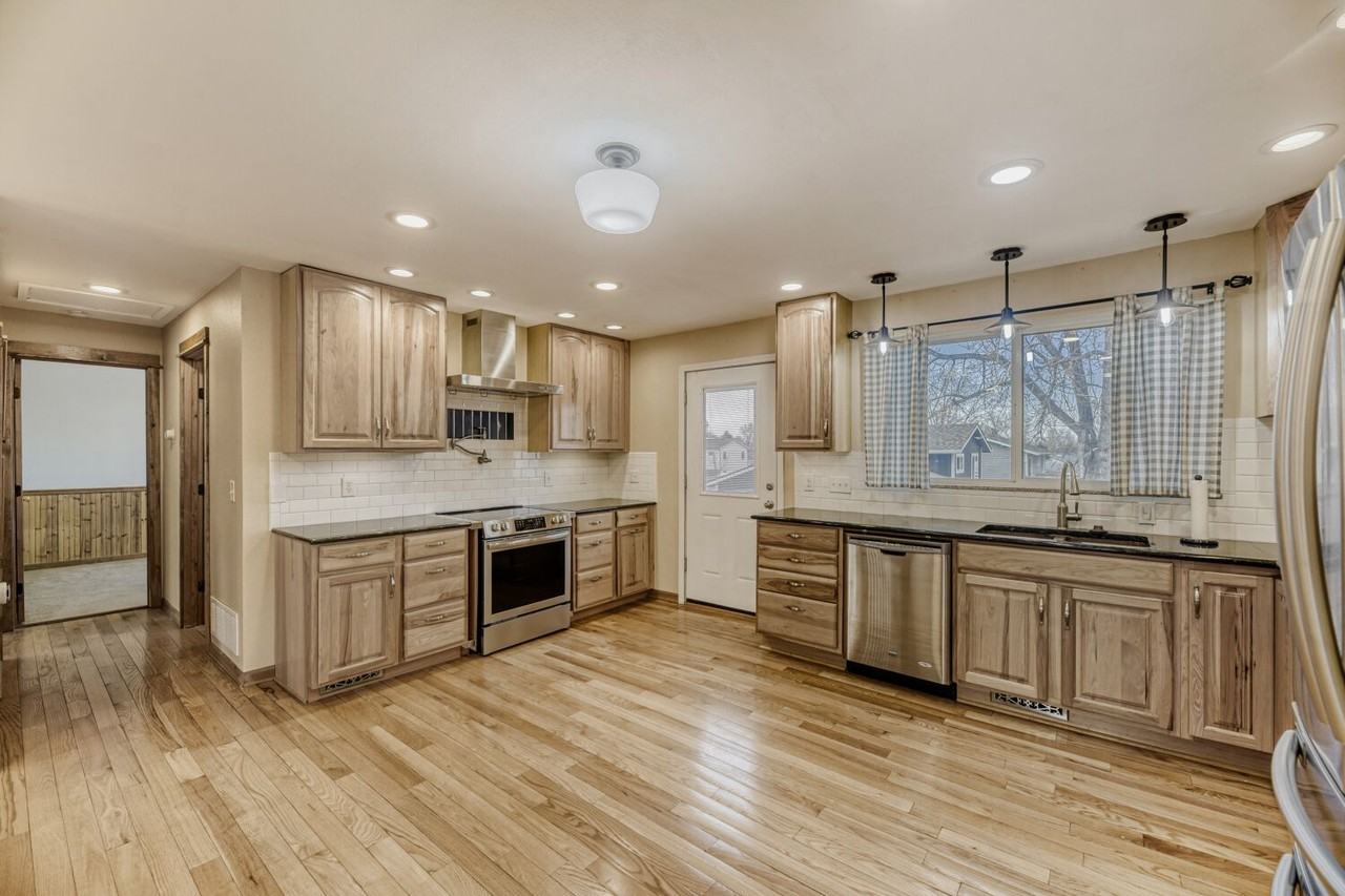 5943 Culebra Ct - Photo 4 of 17