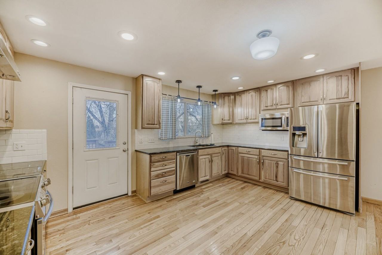 5943 Culebra Ct - Photo 5 of 17