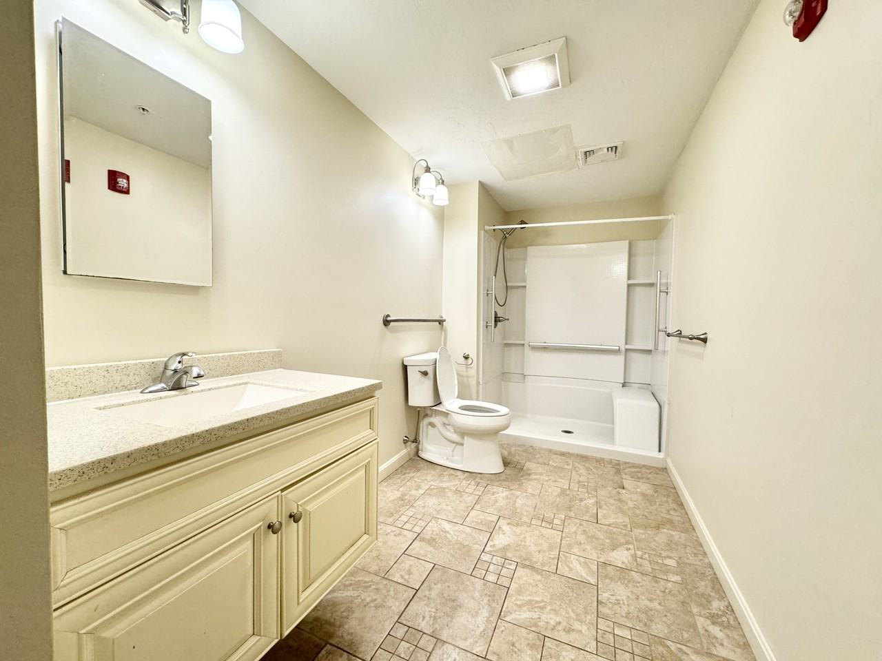 31 Caroline St #1 - Photo 4 of 10