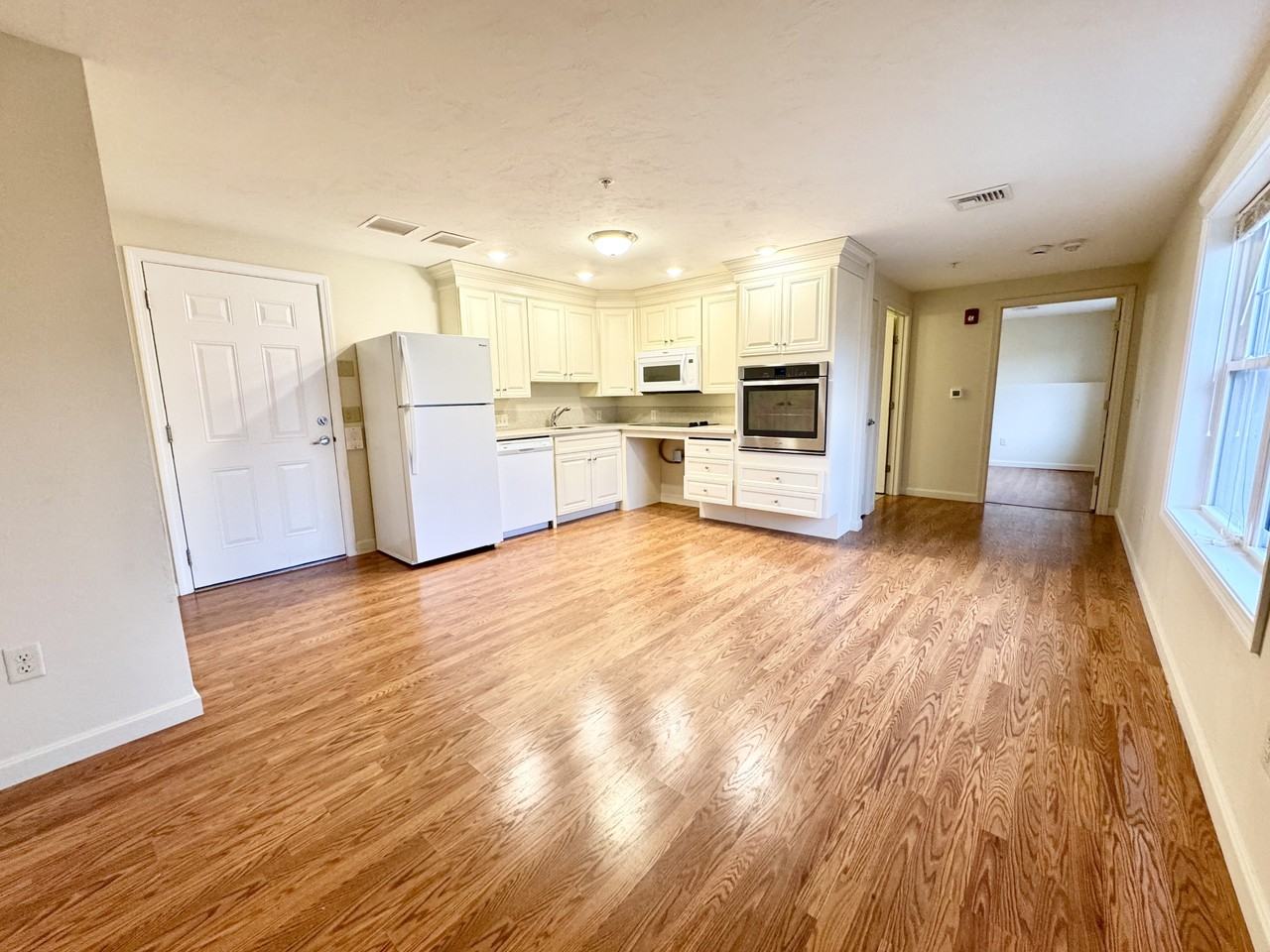 31 Caroline St #1 - Photo 7 of 10