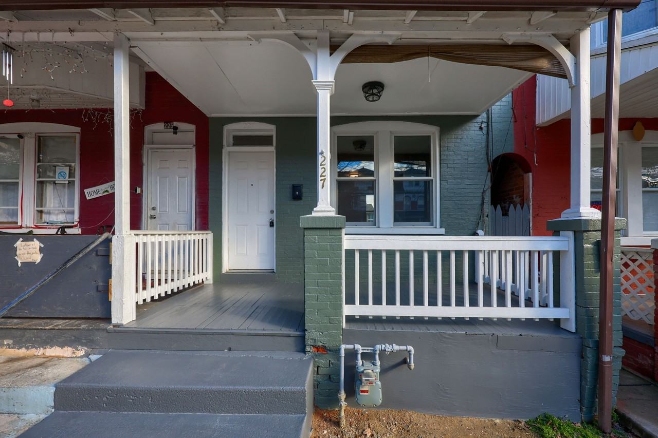 227 S Ann St #1 - Photo 5 of 30