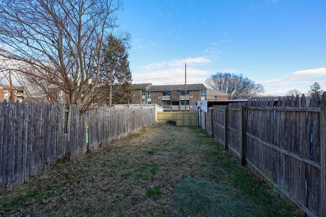 227 S Ann St #1 - Photo 7 of 30