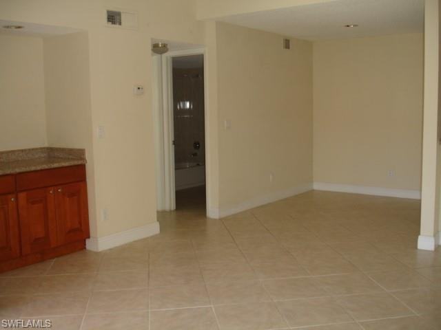 194 Santa Clara Dr #1 - Photo 5 of 23