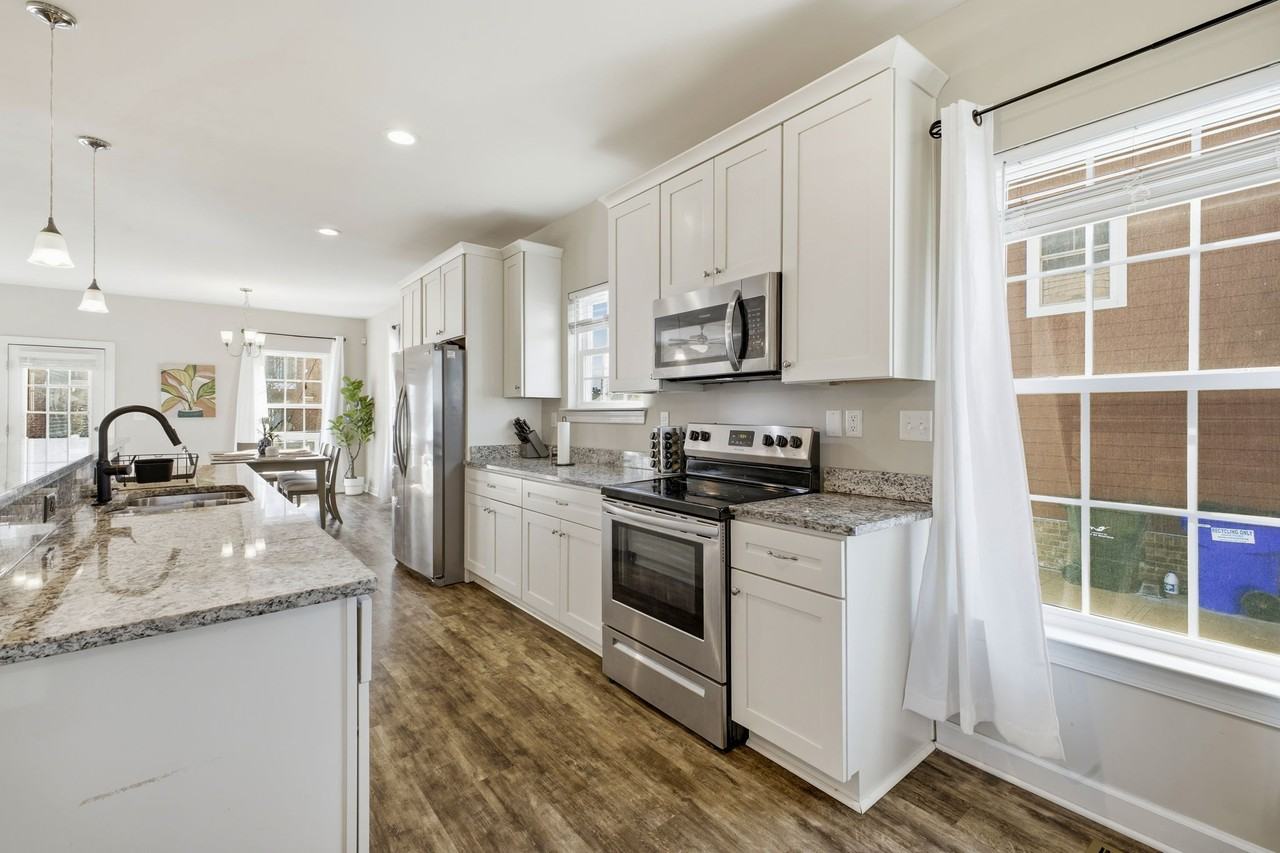 913 Joyce St #1 - Photo 6 of 30