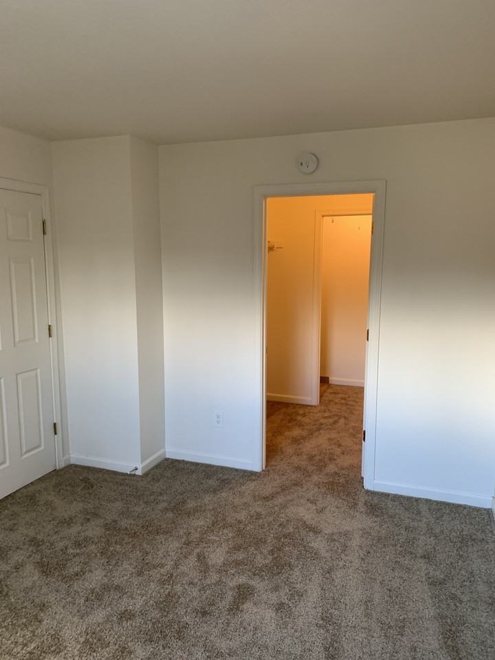 2303 Se Courtney Ave #2303 - Photo 4 of 8