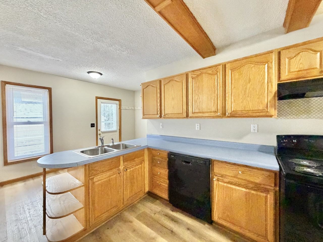 1014 10th St #1 - Photo 7 of 46