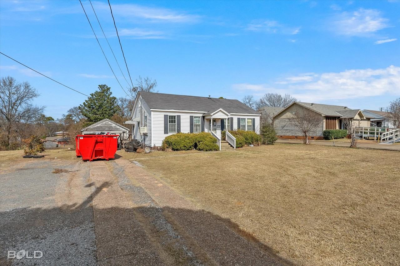 3814 Lakeshore Dr #1 - Photo 2 of 25