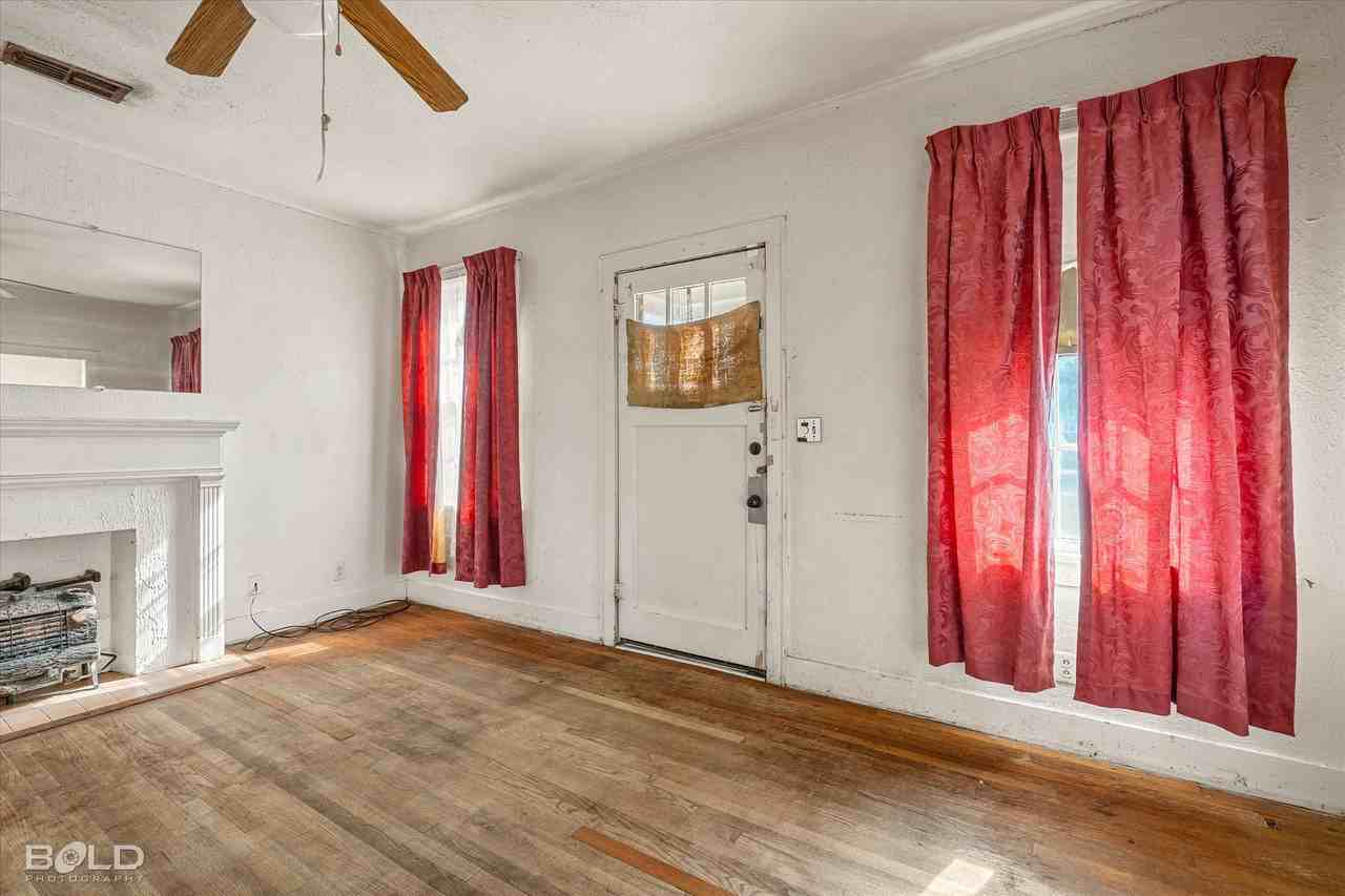 3814 Lakeshore Dr #1 - Photo 6 of 25