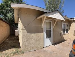 featured image of 916 Axtell St #C