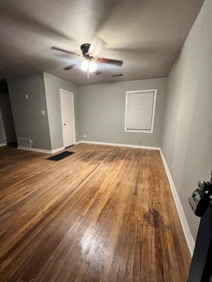 107 E Comay Cir #1 - Photo 2 of 8