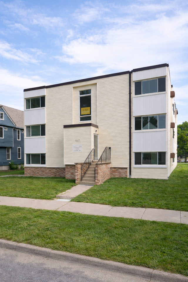 1117 7th St SE - Photo 4 of 14