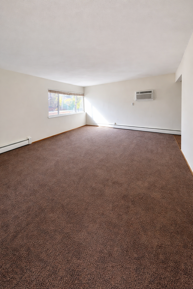 1117 7th St SE - Photo 6 of 14