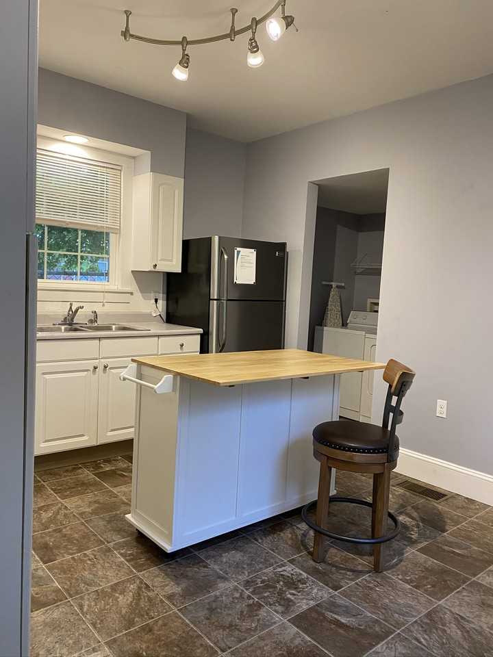 928 2nd St #1 - Photo 3 of 38