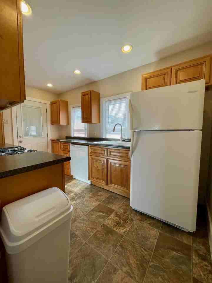 310 Rose St #1 - Photo 5 of 17