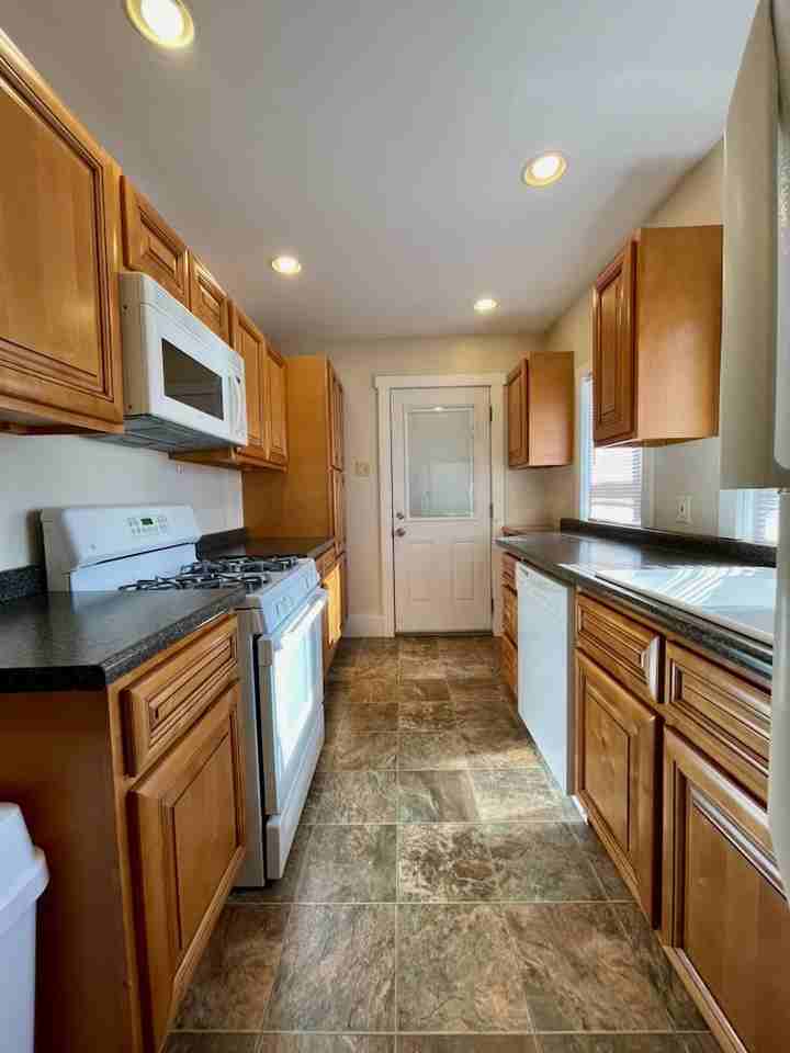 310 Rose St #1 - Photo 6 of 17