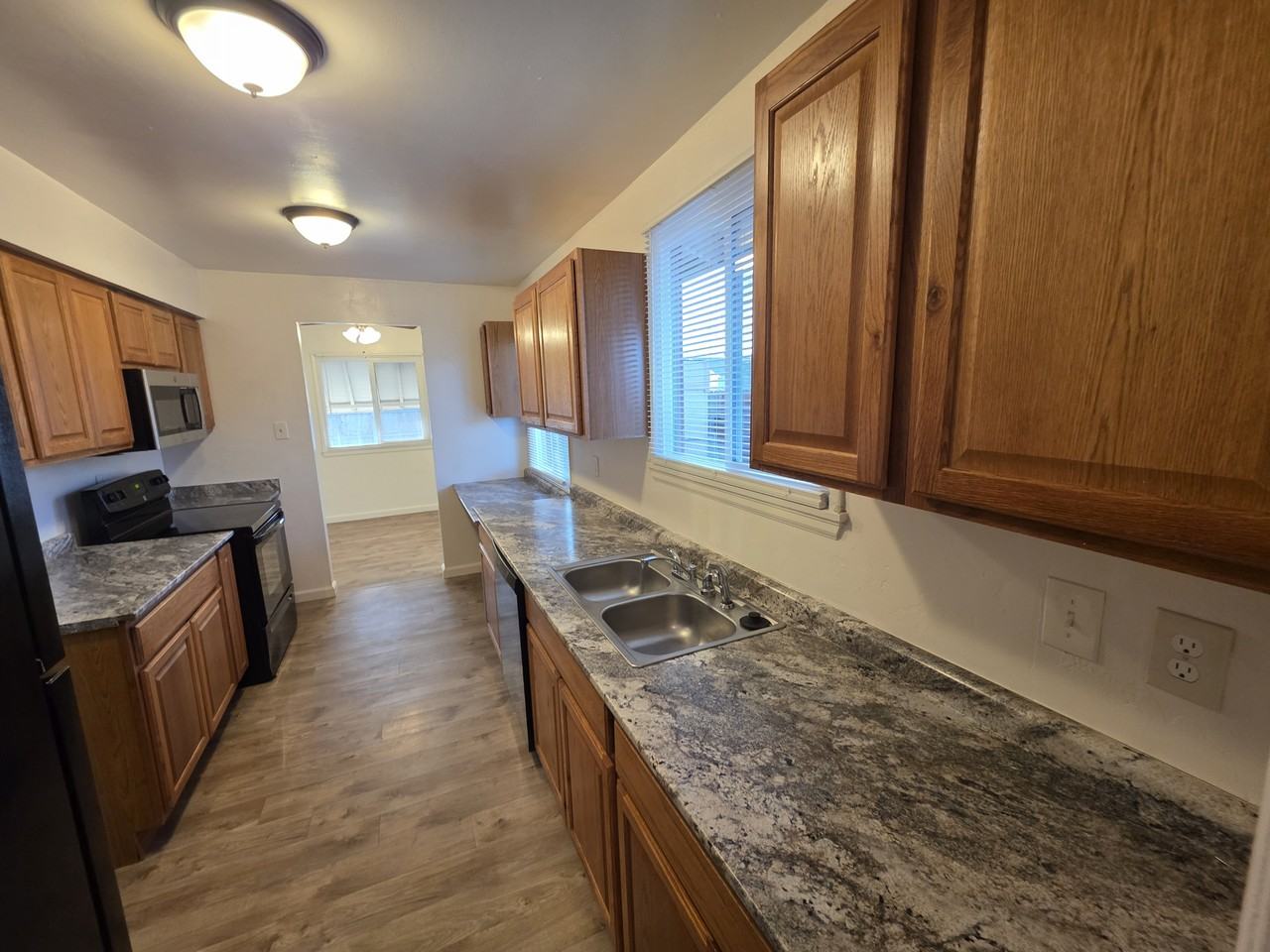 545 N 25th St #1 - Photo 5 of 10