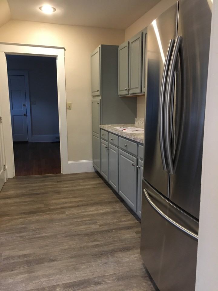 1101 W 4th St #1 - Photo 7 of 25