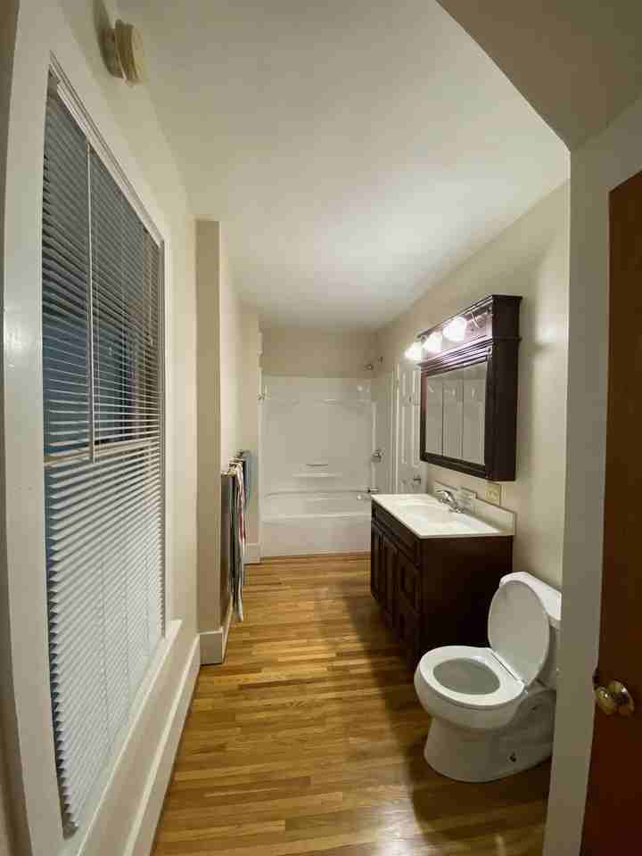 1031 Memorial Ave #1 - Photo 3 of 22