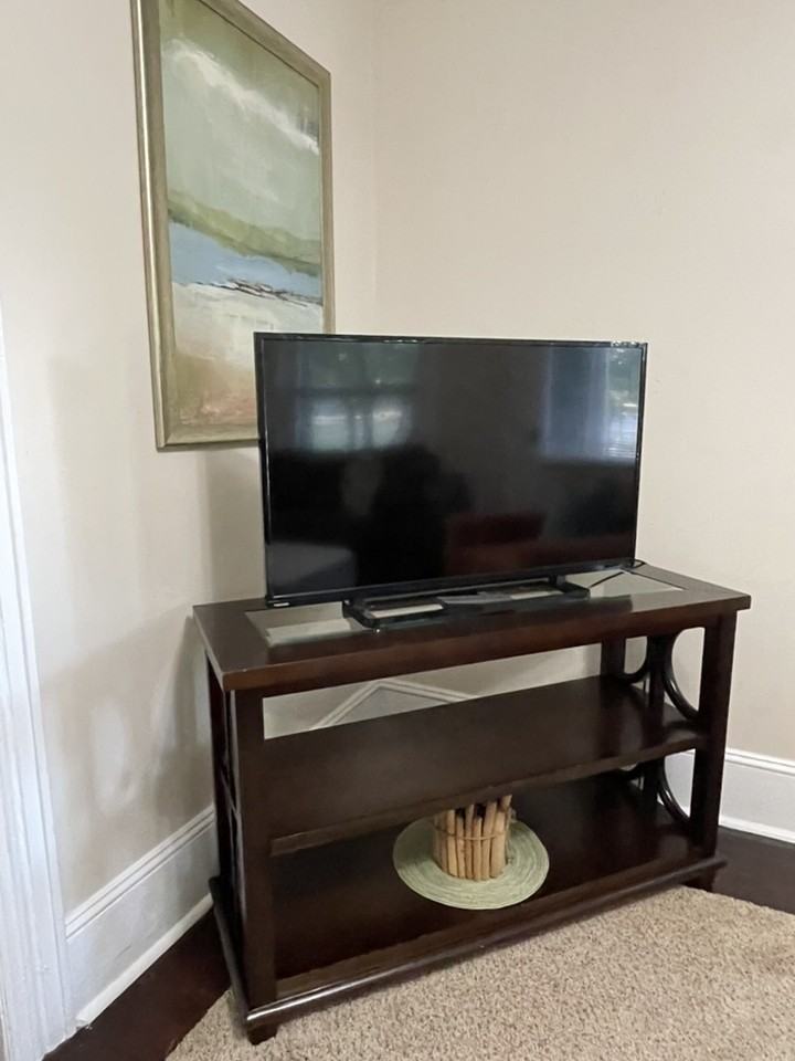 1144 Memorial Ave #1 - Photo 4 of 24