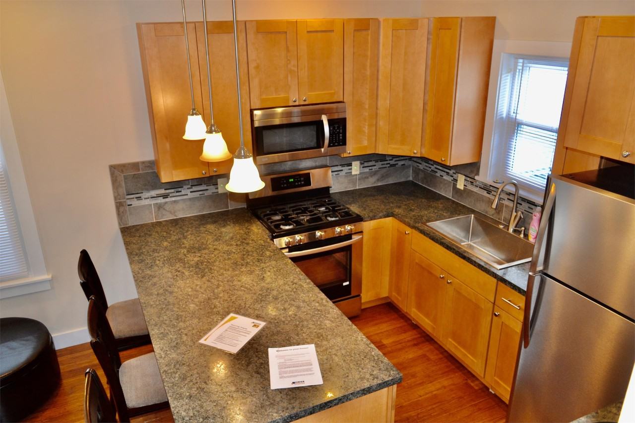 517 6th Ave #1 - Photo 4 of 17