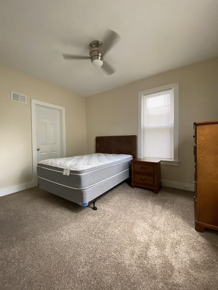 517 6th Ave #1 - Photo 7 of 17