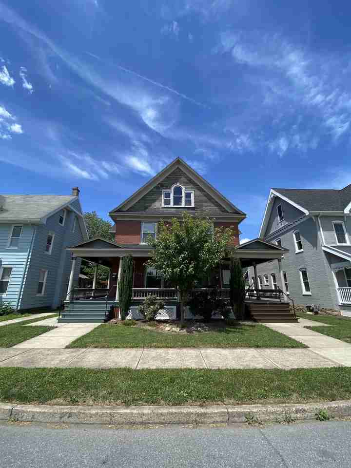 1146 Memorial Ave #1 - Photo 3 of 26