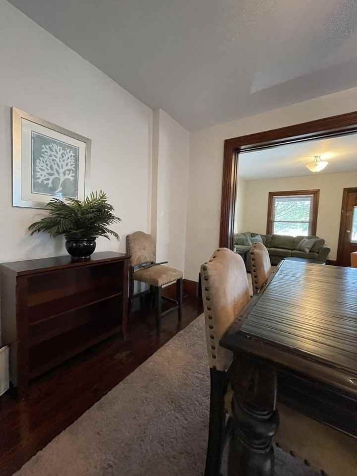 1146 Memorial Ave #1 - Photo 4 of 26