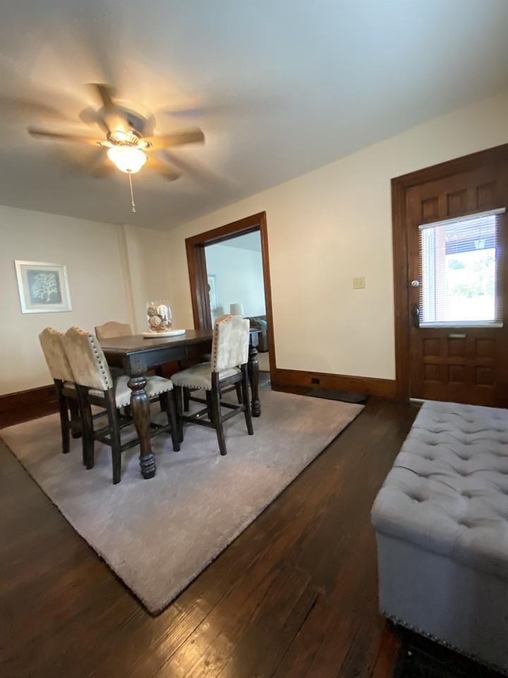 1146 Memorial Ave #1 - Photo 6 of 26