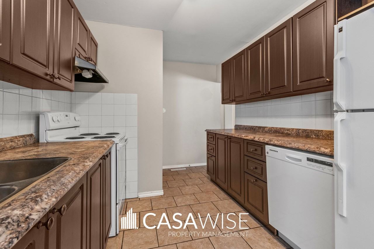 10434 164 St Nw #MAIN - Photo 2 of 20