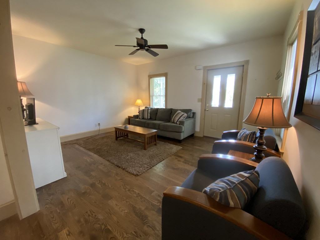 625 6th Ave #1 - Photo 4 of 24