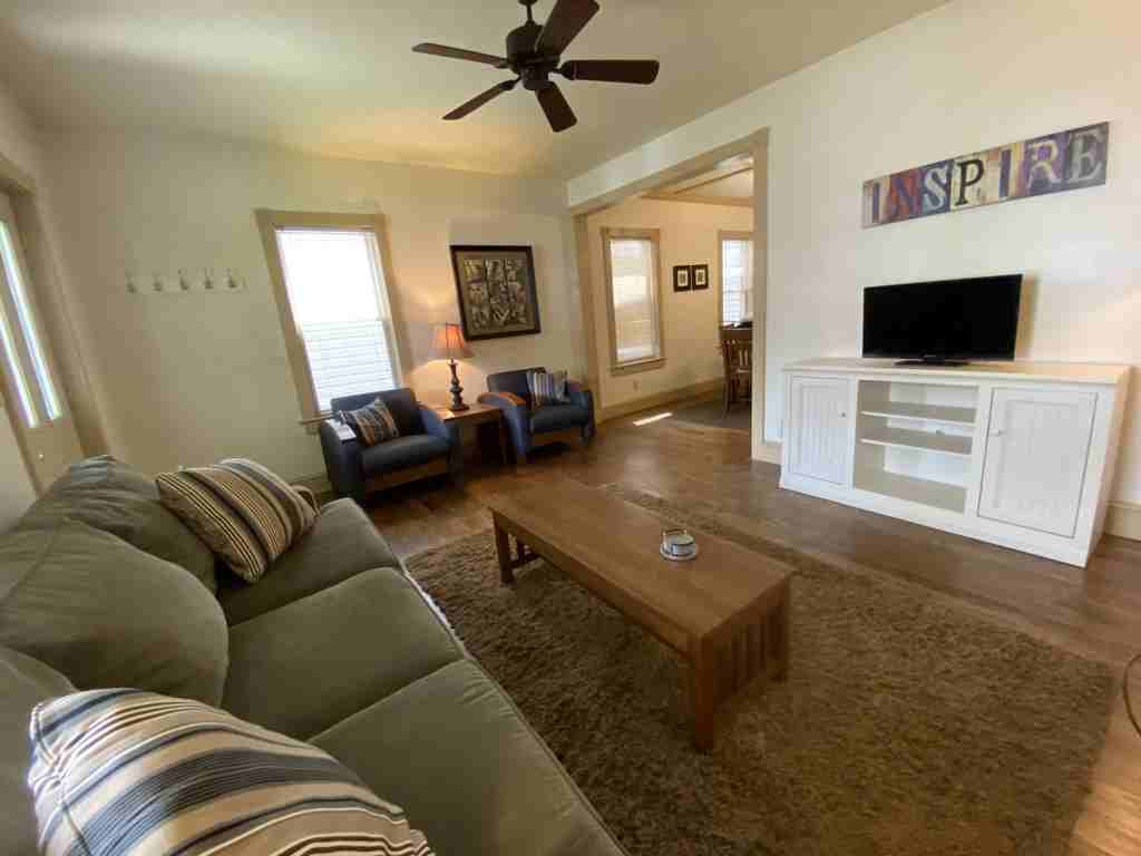 625 6th Ave #1 - Photo 5 of 24